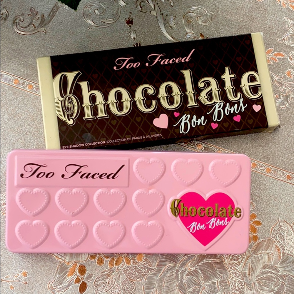 Makeup pallet by Two Faced!
